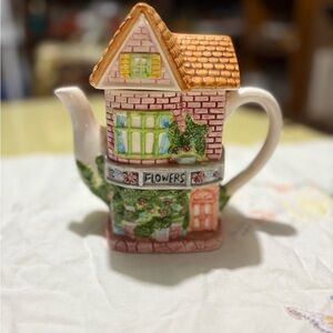 Vintage Charming Cottage Teapot with Floral Design